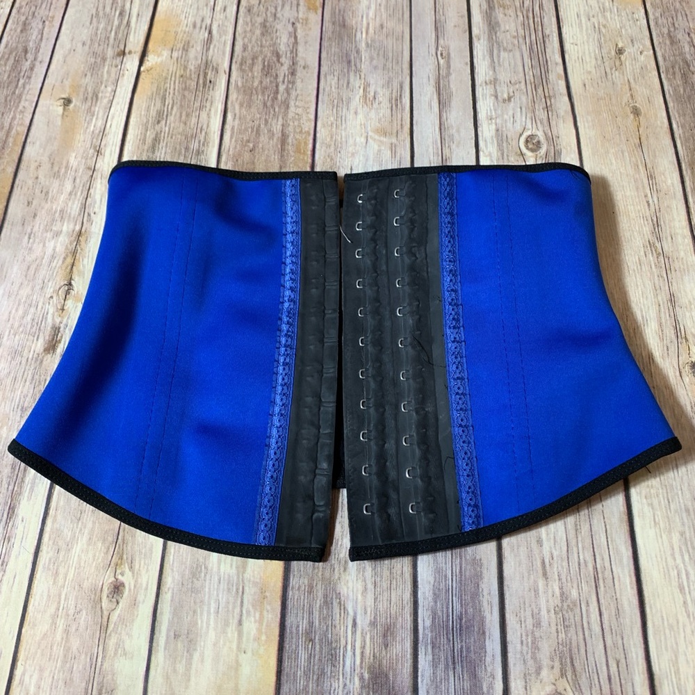 🎉SALE!!! Ann Cherry waist trainer